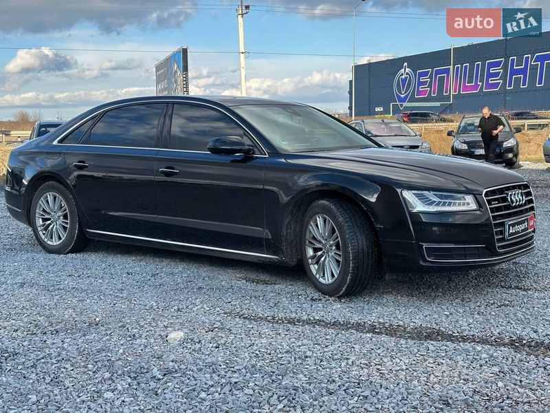 Седан Audi A8 2017 в Львове