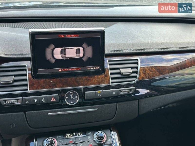 Седан Audi A8 2017 в Львове