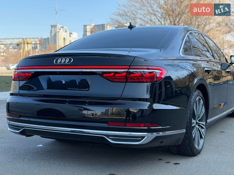 Седан Audi A8 2018 в Києві