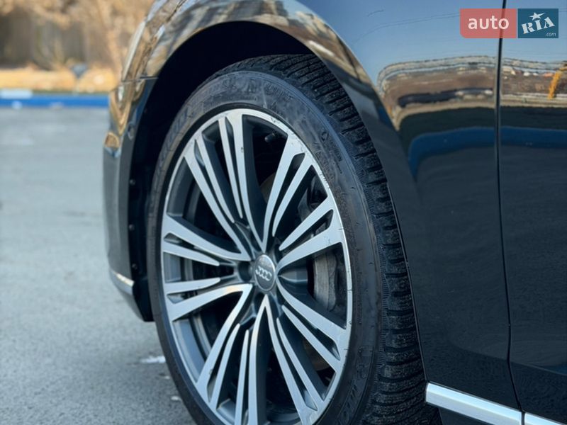 Седан Audi A8 2018 в Києві
