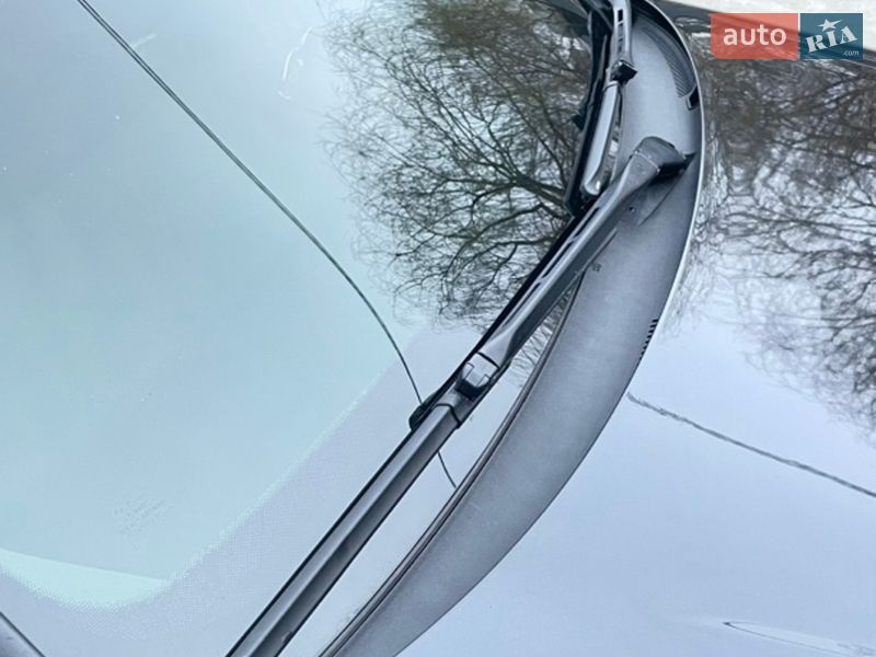 Седан Audi A8 2004 в Днепре