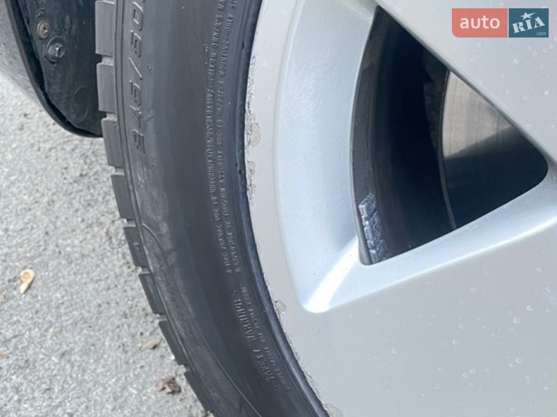 Седан Audi A8 2004 в Днепре