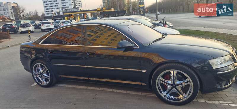 Audi A8 2004