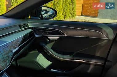 Седан Audi A8 2021 в Киеве