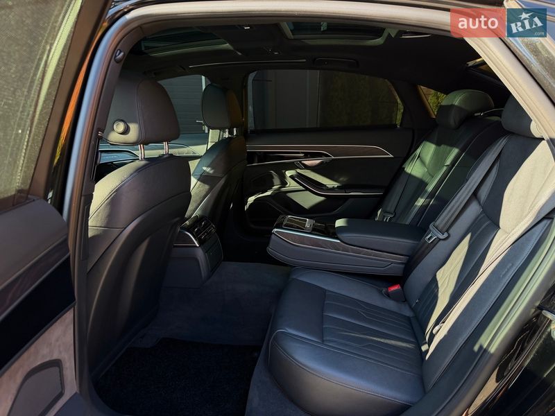 Седан Audi A8 2021 в Киеве