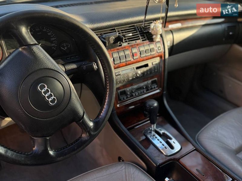 Седан Audi A8 1998 в Василькові