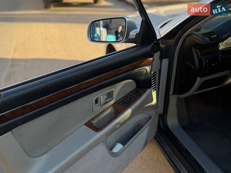 Седан Audi A8 1998 в Василькові