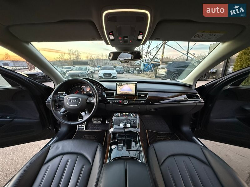 Седан Audi A8 2017 в Харкові