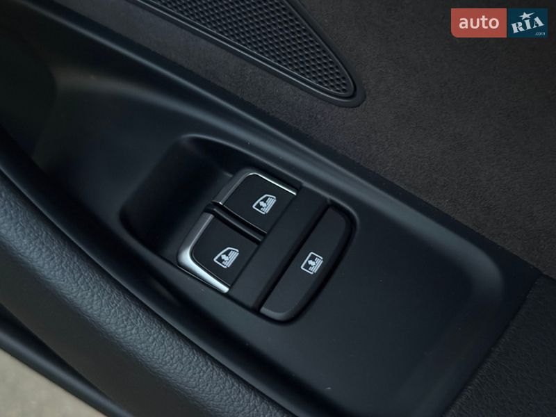 Седан Audi A8 2017 в Харкові
