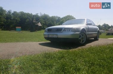 Седан Audi A8 1998 в Черновцах