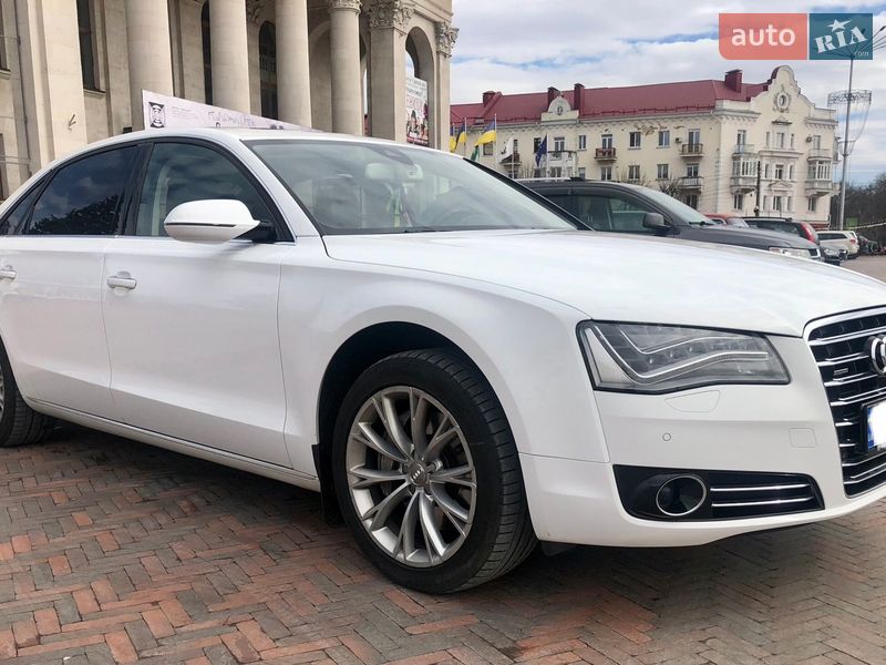 Седан Audi A8 2012 в Киеве