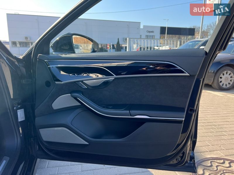 Седан Audi A8 2019 в Полтаве