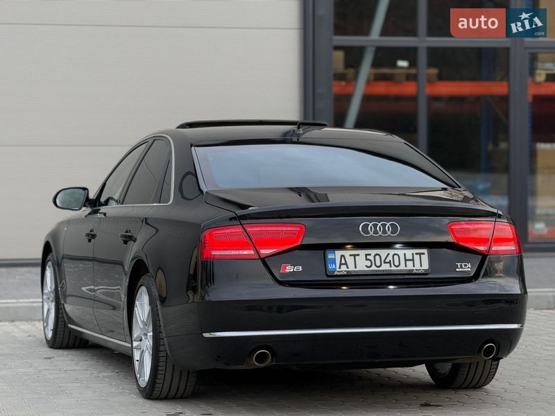 Седан Audi A8 2011 в Ивано-Франковске