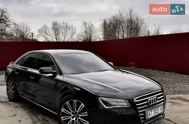Седан Audi A8 2011 в Бурштині