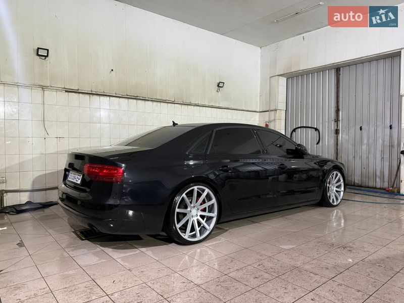 Седан Audi A8 2012 в Николаеве