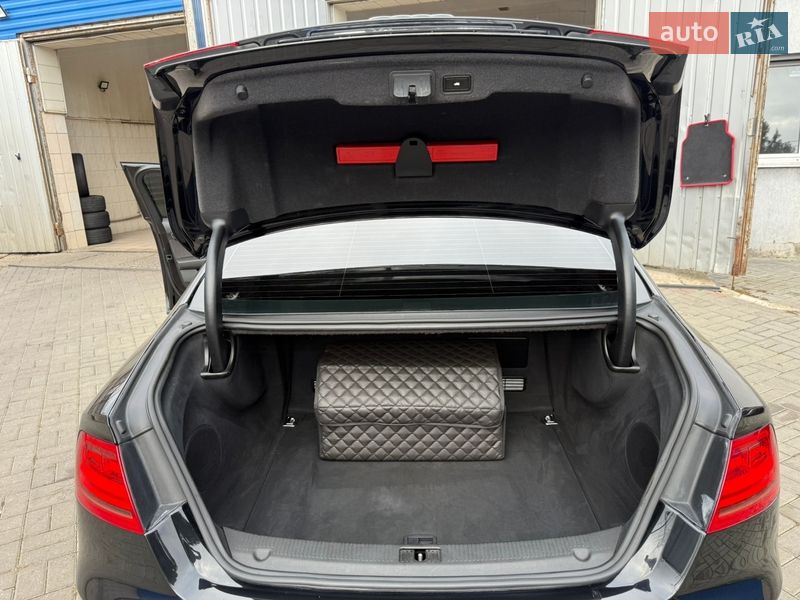 Седан Audi A8 2012 в Николаеве