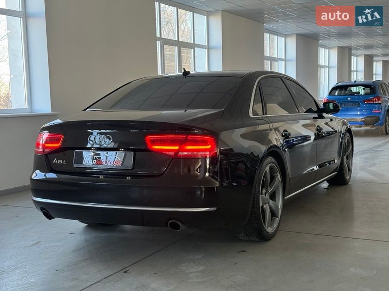 Седан Audi A8 2014 в Полтаві