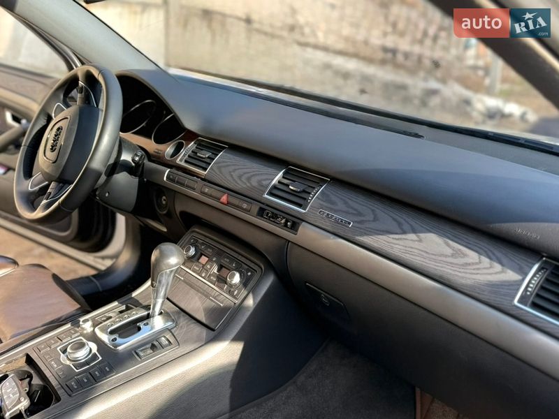 Седан Audi A8 2006 в Киеве