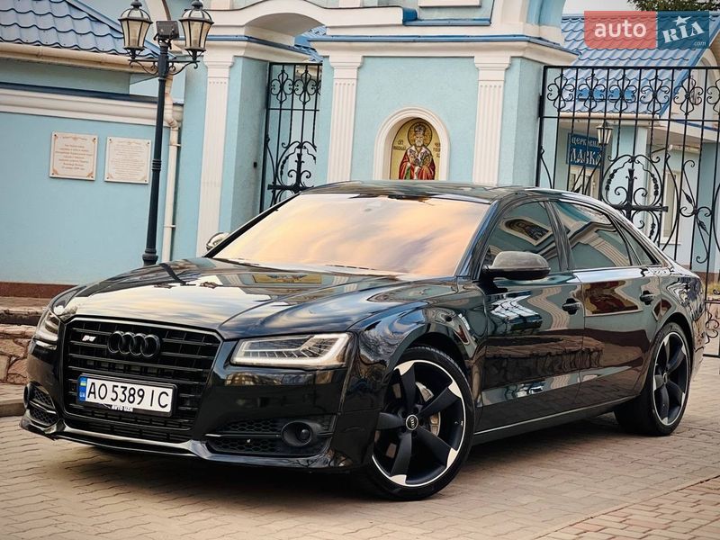 Седан Audi A8 2015 в Киеве