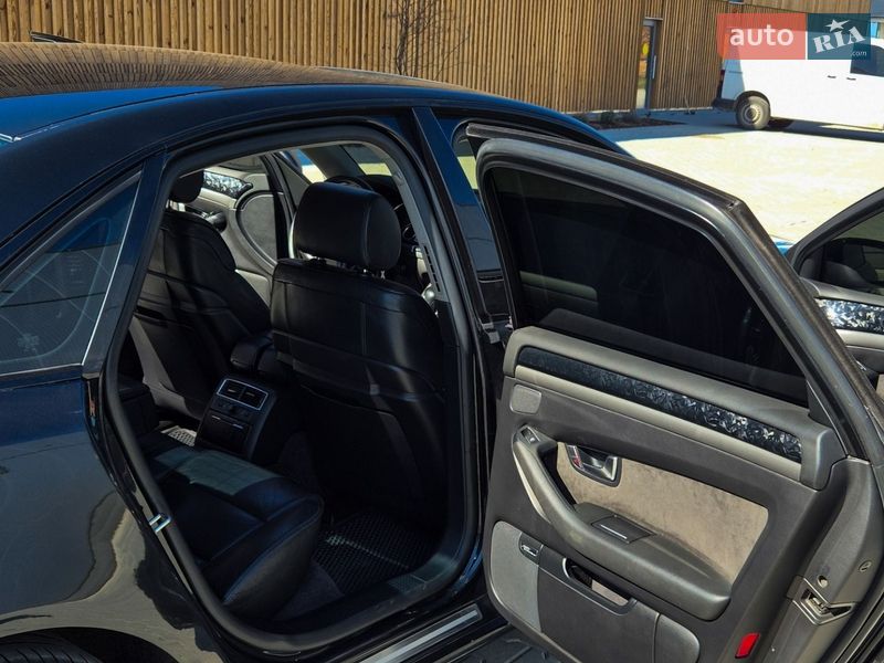 Седан Audi A8 2004 в Львове