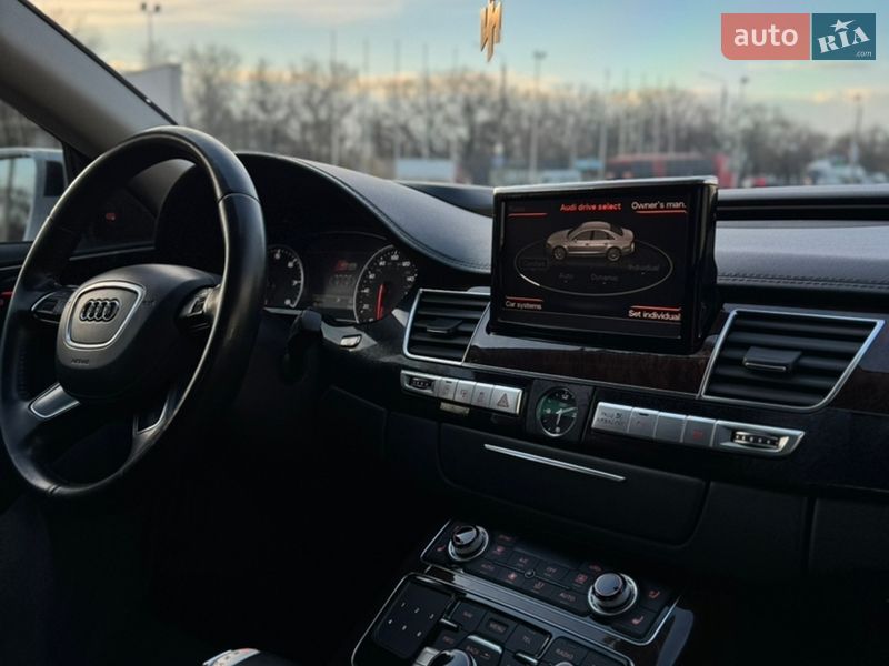 Седан Audi A8 2014 в Николаеве