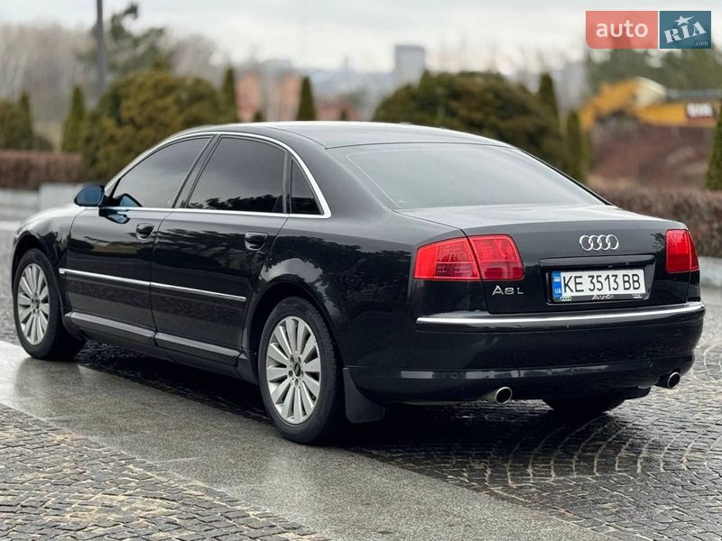 Седан Audi A8 2005 в Днепре