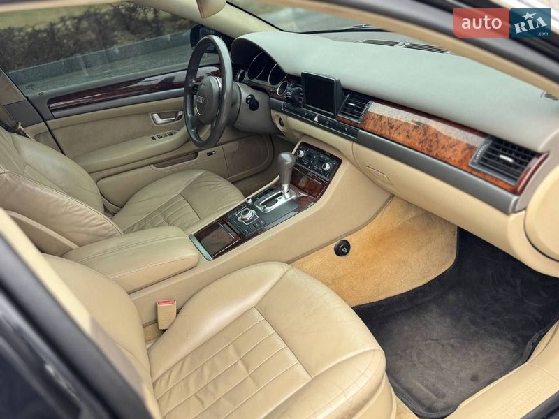 Седан Audi A8 2005 в Днепре