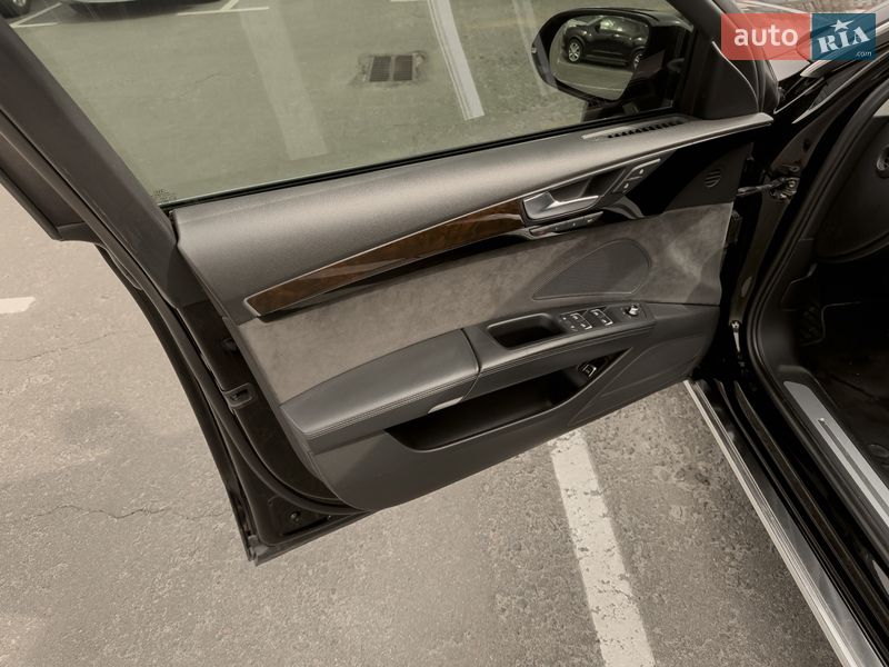 Седан Audi A8 2014 в Киеве