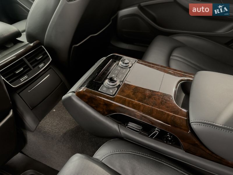 Седан Audi A8 2014 в Киеве