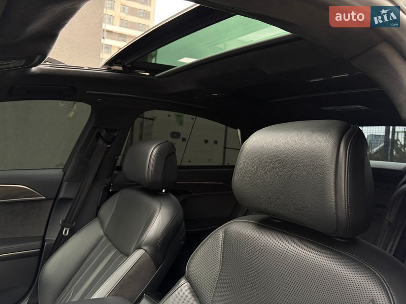 Седан Audi A8 2020 в Києві