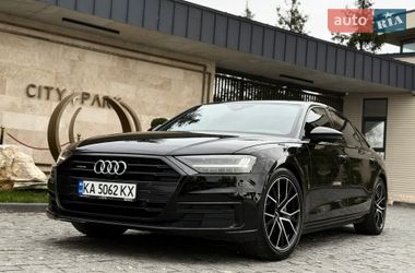 Седан Audi A8 2021 в Львові