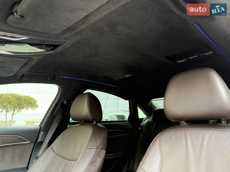 Седан Audi A8 2021 в Львове