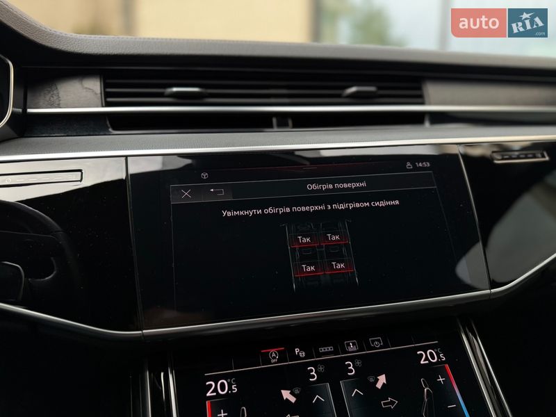 Седан Audi A8 2021 в Львове