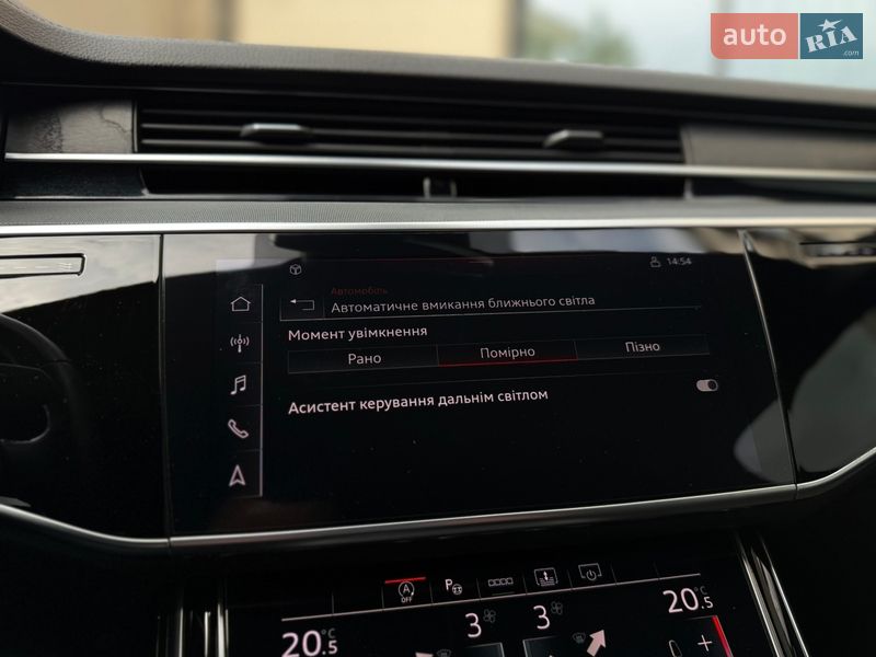 Седан Audi A8 2021 в Львове