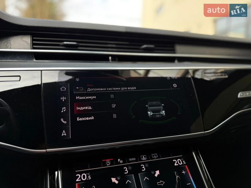 Седан Audi A8 2021 в Львове