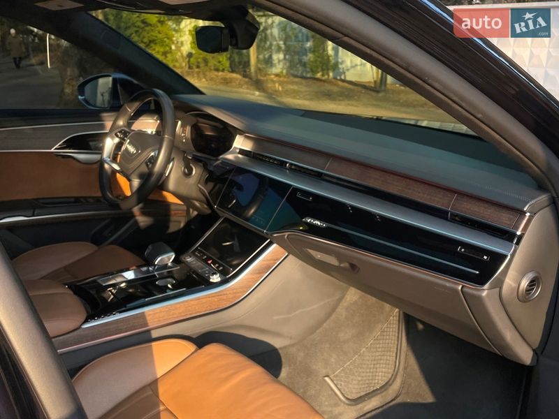 Седан Audi A8 2021 в Києві