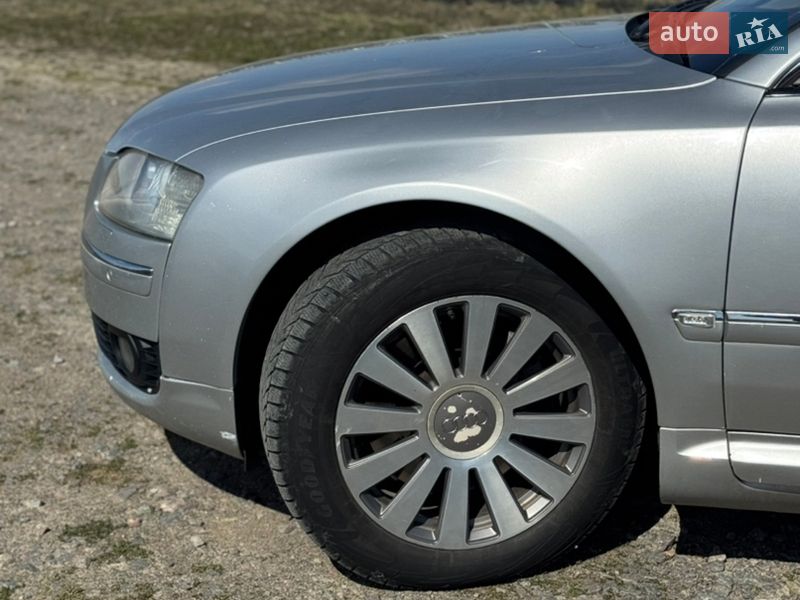 Седан Audi A8 2007 в Львові