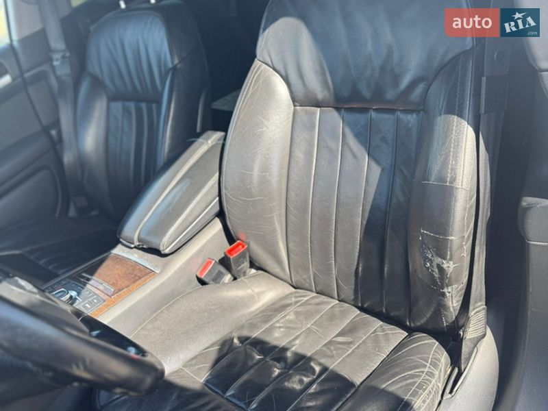 Седан Audi A8 2007 в Львові