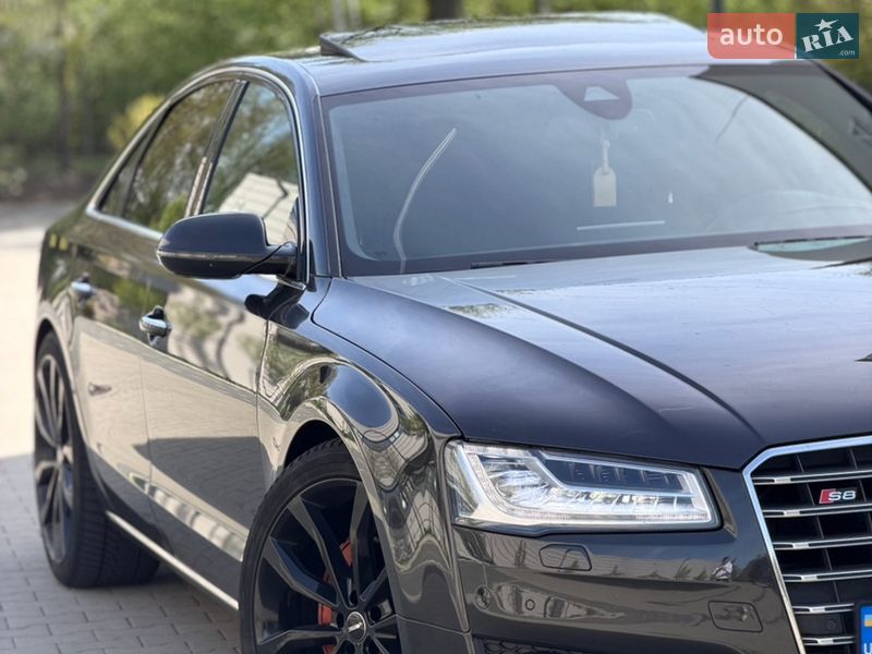 Седан Audi A8 2014 в Ровно