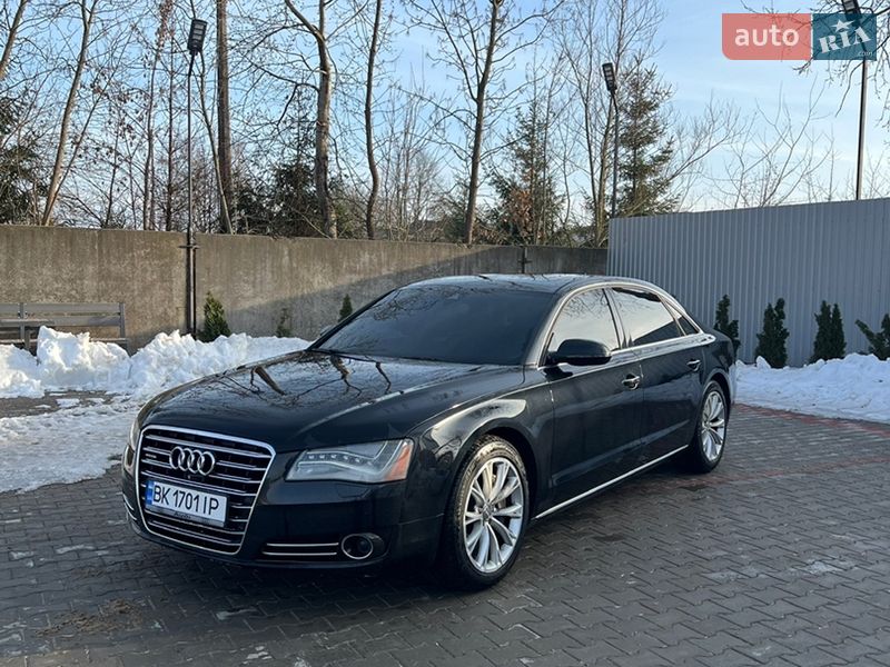 Седан Audi A8 2013 в Костополе
