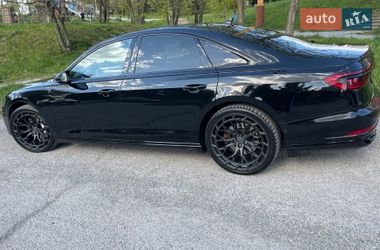 Седан Audi A8 2018 в Ужгороде