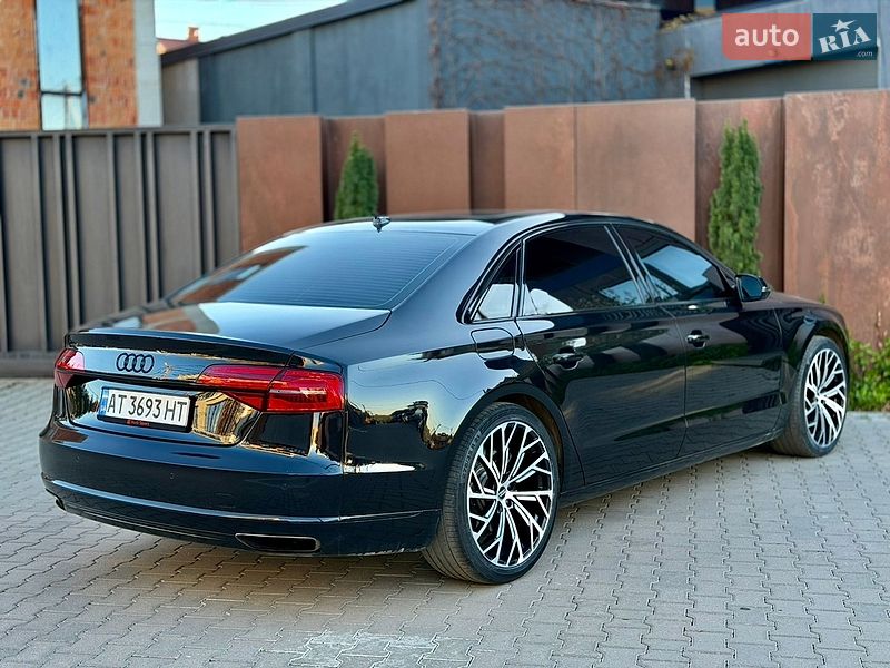 Седан Audi A8 2014 в Черновцах