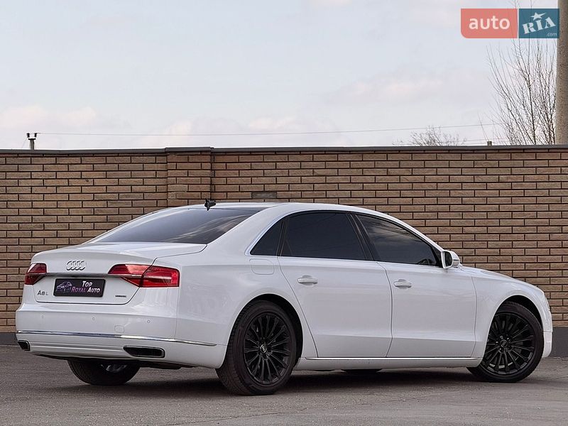 Седан Audi A8 2016 в Кривом Роге