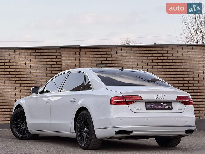 Седан Audi A8 2016 в Кривом Роге