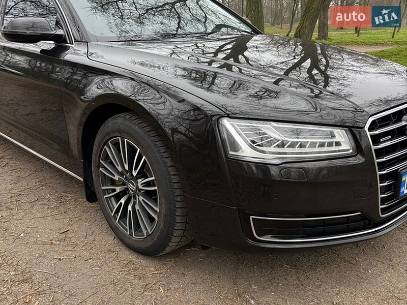 Седан Audi A8 2017 в Кропивницькому
