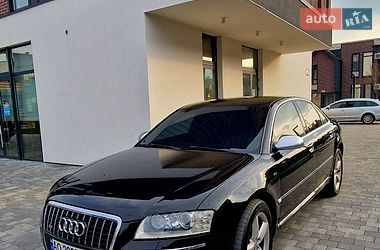 Седан Audi A8 2005 в Ужгороді