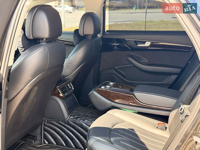 Седан Audi A8 2017 в Киеве фото 14 Седан Audi A8 2017 в Киеве