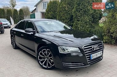 Седан Audi A8 2012 в Ужгороді