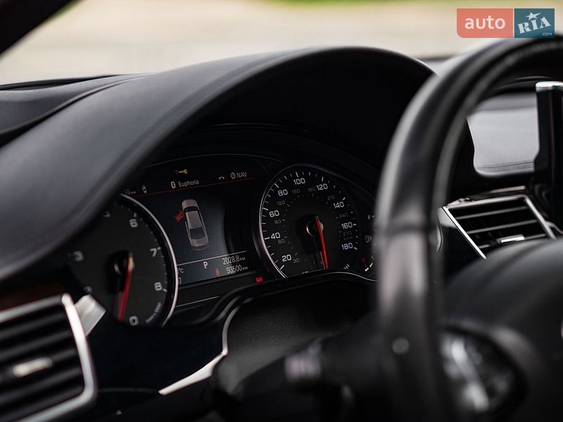 Седан Audi A8 2016 в Кропивницком