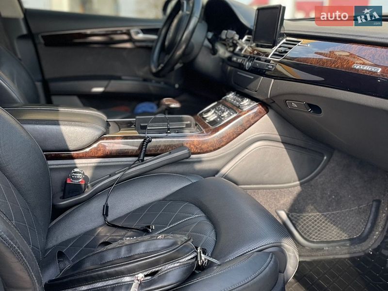 Седан Audi A8 2011 в Львове